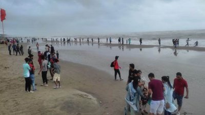 কক্সবাজার সমুদ্রসৈকতের সুগন্ধা পয়েন্ট