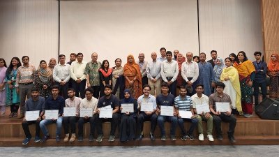 শিক্ষকদের সঙ্গে বৃত্তিপ্রাপ্তরা