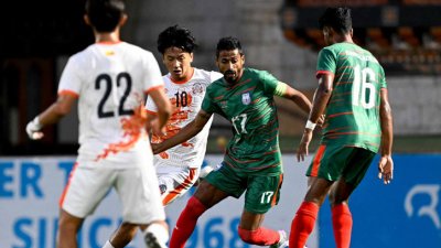 ভুটানের বিপক্ষে বাংলাদেশের আক্রমণ