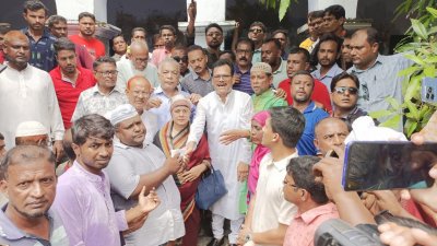 আসিফ হাসানের বাড়িতে গিয়ে পরিবারের সদস্যদের সঙ্গে কথা বলেনসাবেক এমপি হাবিবুল ইসলাম হাবিব