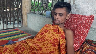 সরকার পতনের আন্দোলনে গুলিবিদ্ধ স্বামীর চিকিৎসা করতে সন্তান বিক্রি