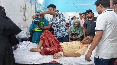 যৌথ বাহিনীর অভিযানে চেয়ারম্যানসহ আটক ৫, হাসপাতালে দুজনের মৃত্যু