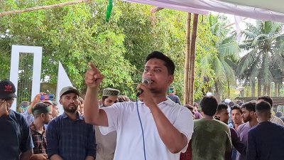 রাঙামাটিতে মতবিনিময় সভায় বক্তব্য দেন হাসনাত আবদুল্লাহ
