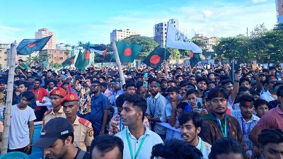 সভায় আসা ছাত্র-জনতা