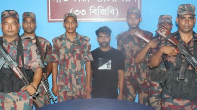 আটক জাকির হোসেন