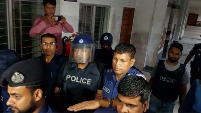 আদালতে পুলিশ হেফাজতে সাফি মোদ্দাসের খান জ্যোতি