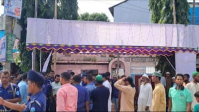 ফেনীতে জশনে জুলুসের মিছিলে হামলা।