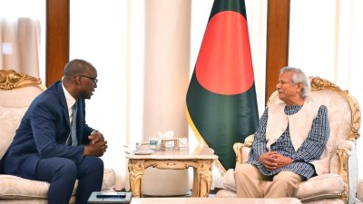 প্রধান উপদেষ্টা ড. মুহম্মদ ইউনুসের সঙ্গে সাক্ষাৎ করেন বিশ্বব্যাংকের কান্ট্রি ডিরেক্টর আবদৌলায়ে সেক