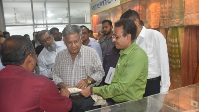 বস্ত্র উপদেষ্টা ব্রিগেডিয়ার জেনারেল (অব.) এম সাখাওয়াত হোসেন বলেছেন, বস্ত্র খাতের উন্নয়নে স্বচ্ছতা ও জবাবদিহি নিশ্চিত করে কাজ করতে হবে