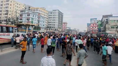 গাজীপুরে শ্রমিকদের বিক্ষোভ