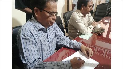 রাজশাহী কলেজের অধ্যক্ষের পদত্যাগ