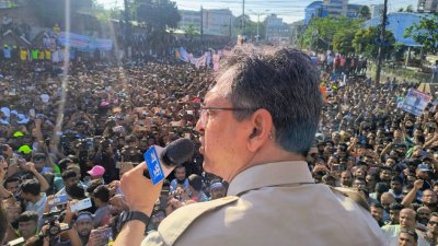 চট্টগ্রামে সমাবেশে বক্তব্য দেন সালাউদ্দিন আহমেদ