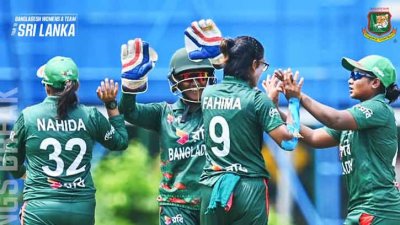 বোলারদের উদযাপন