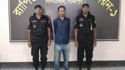 গ্রেফতারকৃত সোমরাজ আলী সুজন