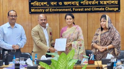 মতবিনিময় সভায় উপদেষ্টা সৈয়দা রিজওয়ানা হাসানসহ অতিথিরা