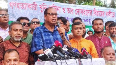 মানববন্ধনে শামসুজ্জামান দুদু