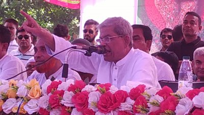 ঠাকুরগাঁও প্রেসক্লাবে বক্তব্য রেখেছেন বিএনপির মহাসচিব মির্জা ফখরুল ইসলাম আলমগীর