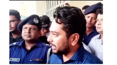 লক্ষ্মীপুরে সাংবাদিকদের সঙ্গে কথা বলছেন ডাক, টেলিযোগাযোগ ও তথ্যপ্রযুক্তি এবং তথ্য ও সম্প্রচার মন্ত্রণালয়ের উপদেষ্টা নাহিদ ইসলাম