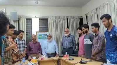 শপথবাক্য পাঠ অনুষ্ঠান (ছবি: সংগৃহীত)