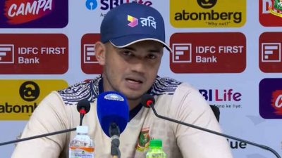 সংবাদ সম্মেলনে তাসকিন