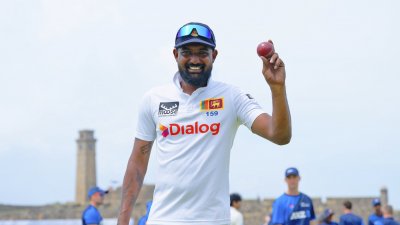 ৯ উইকেট নিয়ে ম্যাচসেরা প্রবাথ।