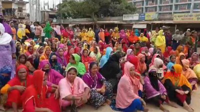 সাভারের আশুলিয়া শিল্পাঞ্চলে গত কয়েকদিন পোশাক কারখানায় স্বাভাবিক উৎপাদন কার্যক্রম শুরু হলেও আবারও কয়েকটিতে শুরু হয়েছে বিক্ষোভ