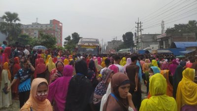 গার্মেন্ট শ্রমিকদের বিক্ষোভ