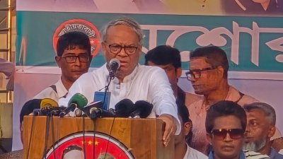 যশোরের গণসমাবেশে বক্তব্য দেন রুহুল কবির রিজভী