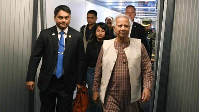 জন এফ কেনেডি আন্তর্জাতিক বিমানবন্দরে ড. মুহাম্মদ ইউনূস