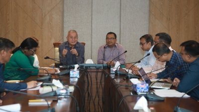 পার্বত্য চট্টগ্রাম কমপ্লেক্স ভবনের সভাকক্ষে আগস্ট মাসের বার্ষিক উন্নয়ন কর্মসূচি সংক্রান্ত সভায় প্রধান অতিথির বক্তব্য দেন সুপ্রদীপ চাকমা