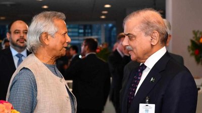 ড. ইউনূসের সঙ্গে পাকিস্তানের প্রধানমন্ত্রী শাহবাজ শরিফ