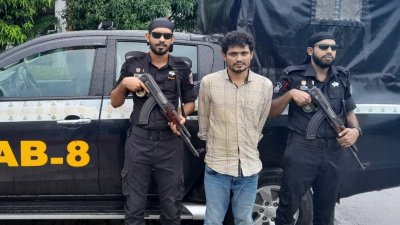 গ্রেফতার সাবেক ছাত্রলীগ নেতা