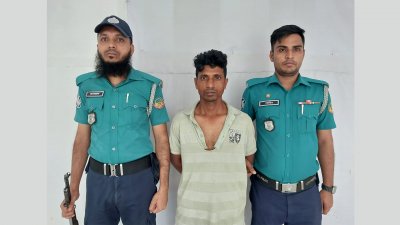 পুলিশের হাতে গ্রেফতার মহিউদ্দিন