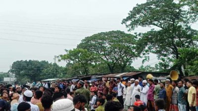 জামালপুরের দেওয়ানগঞ্জগামী কমিউটার ট্রেনের স্টপেজ দাবিতে সকাল ৯টায় আন্দোলন শুরু করেন শিক্ষার্থীরা