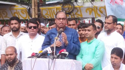 বক্তব্য দিচ্ছেন শামসুজ্জামান দুদু