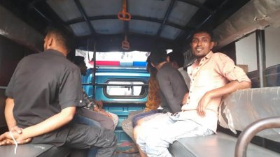 গাজীপুরের কোনাবাড়ীতে পোশাক কারখানায় ভাঙচুরের অভিযোগে আট জনকে আটক করেছে যৌথ বাহিনী