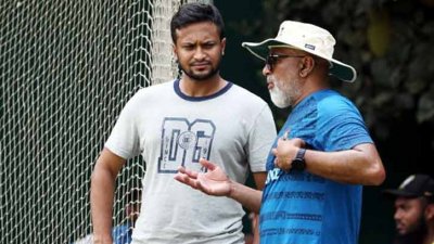 সাকিব আল হাসান ও হাথুরুসিংহে
