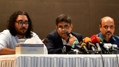 সংবাদ সম্মেলনে বক্তব্য রাখেন প্রধান উপদেষ্টার প্রেস সচিব শফিকুল আলম (ফাইল ছবি)