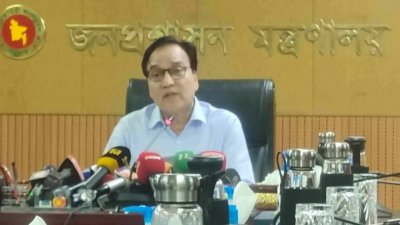 জনপ্রশাসন মন্ত্রণালয়ের সিনিয়র সচিব মোখলেস উর রহমান (ফাইল ছবি)