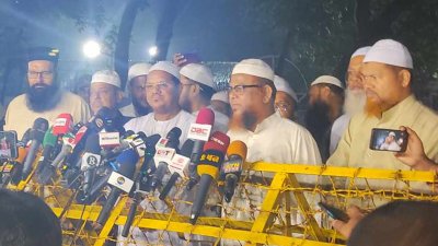 সাংবাদিকদের সঙ্গে কথা ইসলামী আন্দোলনের আমির মুফতি রেজাউল করিম