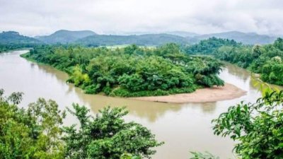 উজান থেকে নেমে আসা পাহাড়ি ঢলের কারণে নেত্রকোনার প্রধান নদ-নদীগুলোর সব পয়েন্টেই ধীরগতিতে পানি বাড়ছে