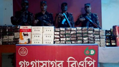 আখাউড়া সীমান্তে কোটি টাকার ভারতীয় পণ্য ও মদ জব্দ