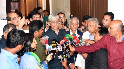 বাণিজ্য উপদেষ্টা ড. সালেহউদ্দিন আহমেদ (ছবি: পিআইডি)