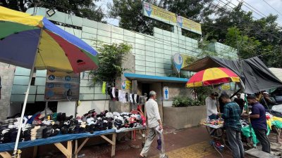 গুলিস্তান  জিরো পয়েন্ট সংলগ্ন মুক্তাঙ্গন পাবলিক টয়লেট