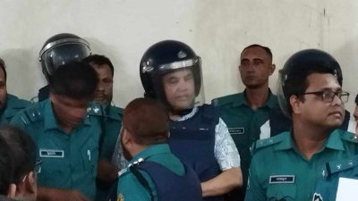 আদালতে সাবের হোসেন চৌধুরী