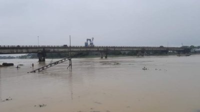 উব্ধাখালী নদীতে পানি