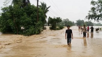শেরপুরে মহারশি ও সোমেশ্বরী নদীর পানি কমায় এবং বৃষ্টি না হওয়ায় জেলার সার্বিক বন্যা পরিস্থিতির উন্নতি হয়েছে