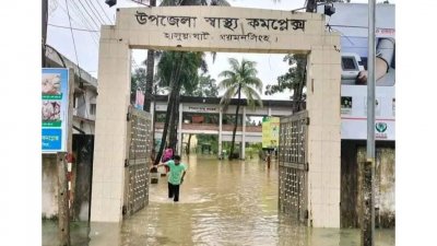 পানিবন্দি মানুষদের দুর্ভোগ বেড়েছে