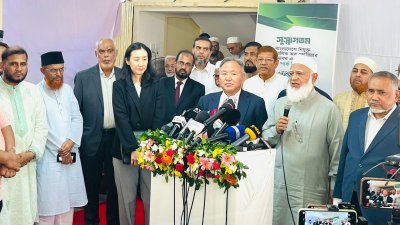 কোরিয়ার রাষ্ট্রদূত মি. পার্ক ইয়ং সিক এবং ডেপুটি চিফ মিশন মিস ঝিনহি ব্যাকের সঙ্গে জামায়াতে ইসলামীর আমির ডা. শফিকুর রহমান