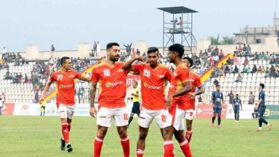 কিংসের জার্সিতে এমন উল্লাস আর দেখা যাবে না রবিনহোর (১০ নম্বর জার্সি)।